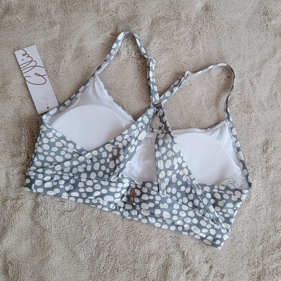 Ellie gray and white sports bra - Picture 2 of 6